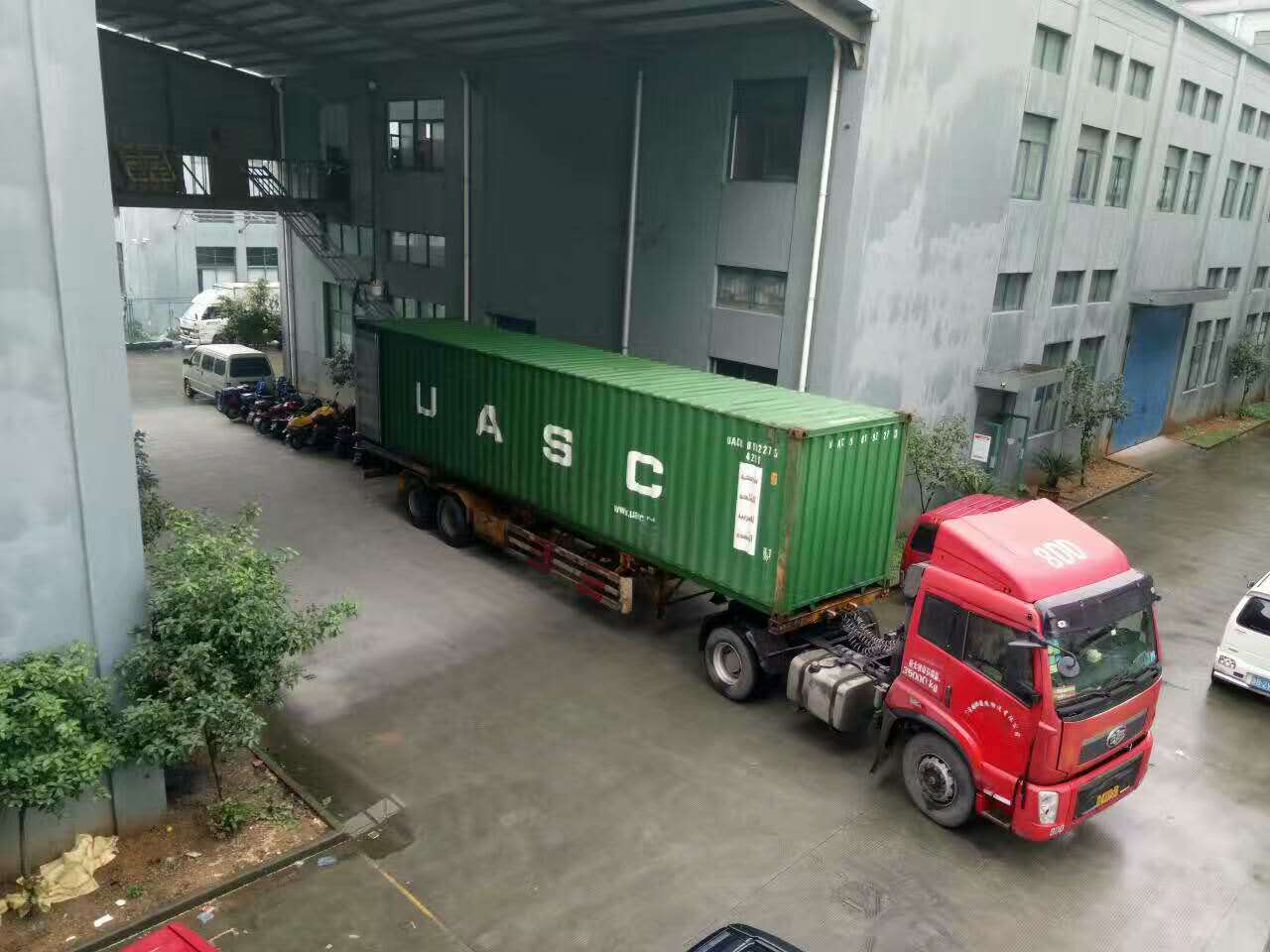 碳化硅裝車發(fā)往天津港